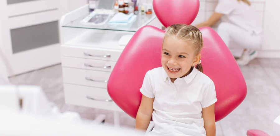 Lyon 8 : première consultation chez le chirurgien-dentiste pour un enfant